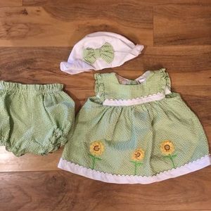 Sunflower summer dress with bloomers and hat